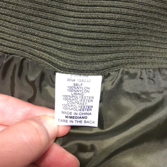 Vest - Picture 3 of 4